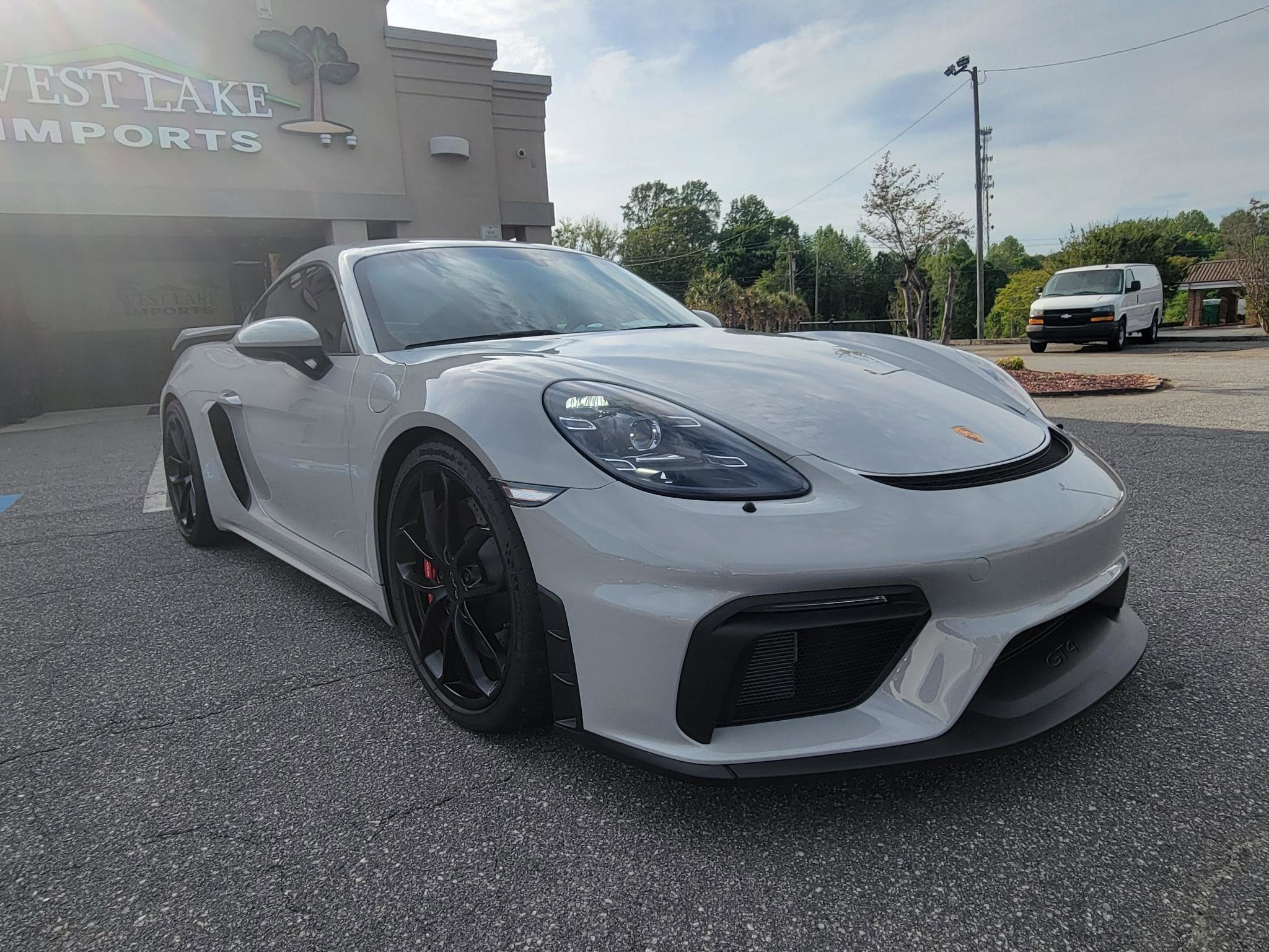 Used 2022 Porsche 718 Cayman GT4 RWD image 3