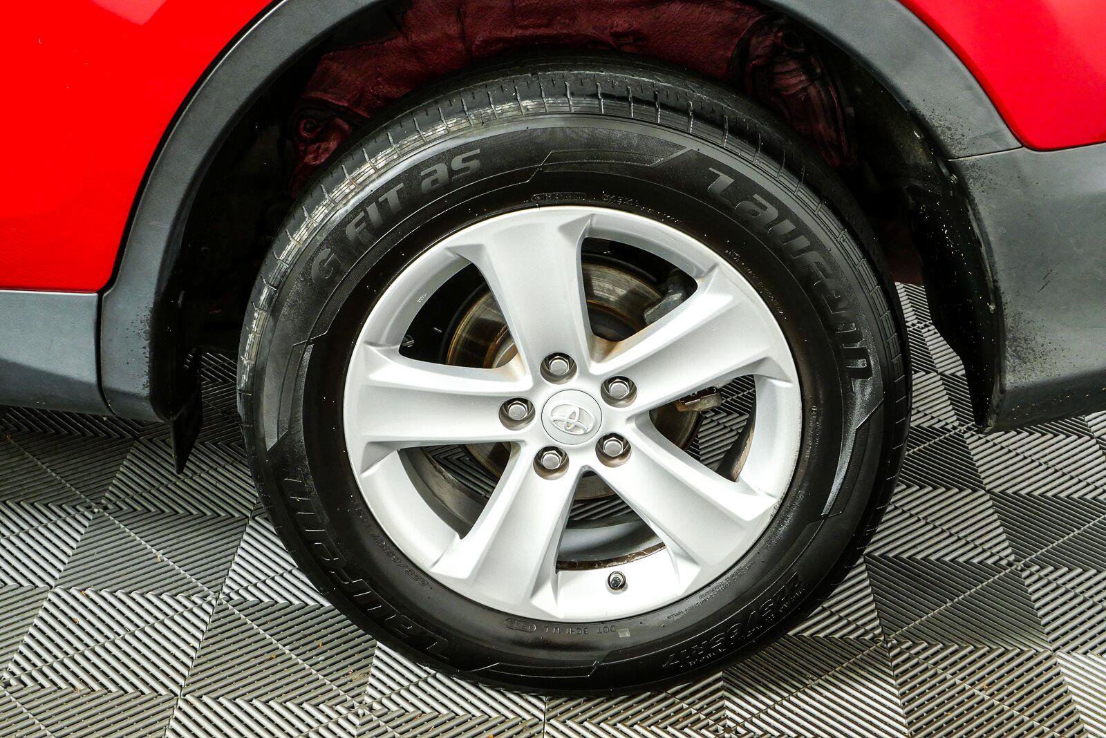 Used 2013 Toyota RAV4 XLE FWD image 34