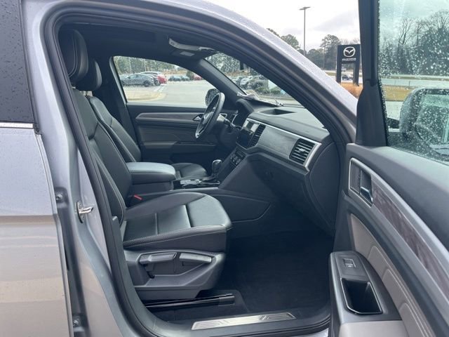 Certified 2022 Volkswagen Atlas Cross Sport SE w/ Panoramic Sunroof Package image 34