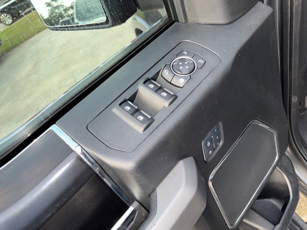 Used 2018 Ford F150 Platinum w/ Equipment Group 701A Luxury image 15