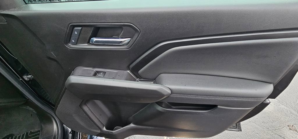 Used 2023 Chevrolet Colorado LT w/ LT Convenience Package II AWD/4WD image 18