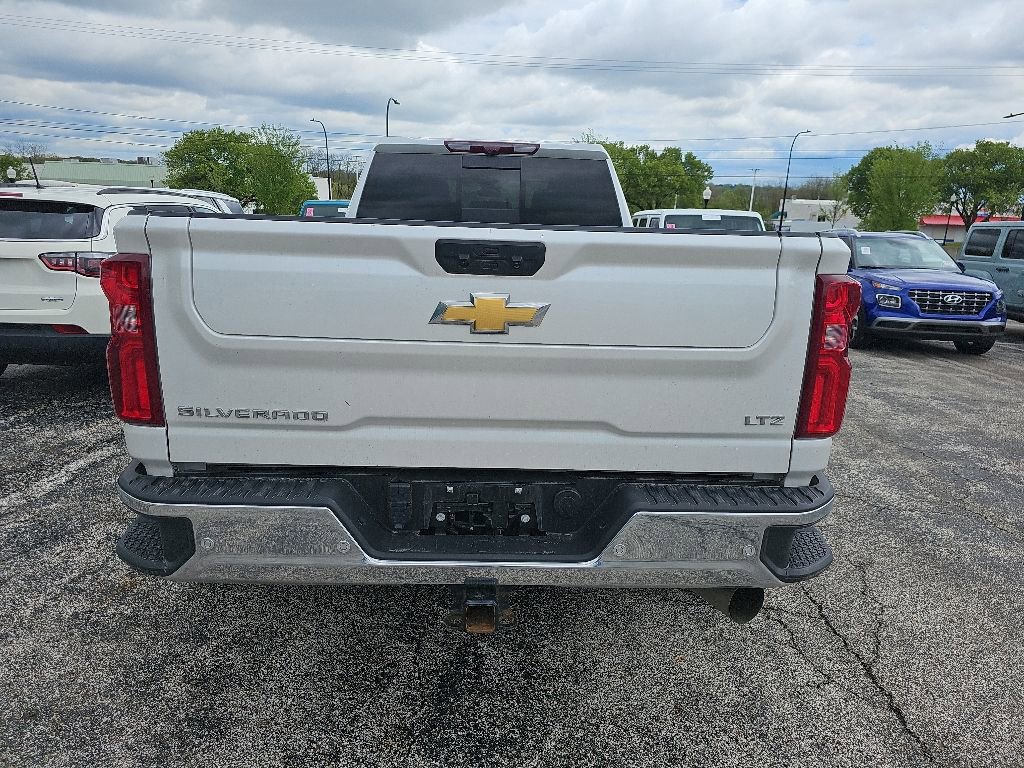 Used 2024 Chevrolet Silverado 3500 LTZ w/ LTZ Plus Package AWD/4WD image 12