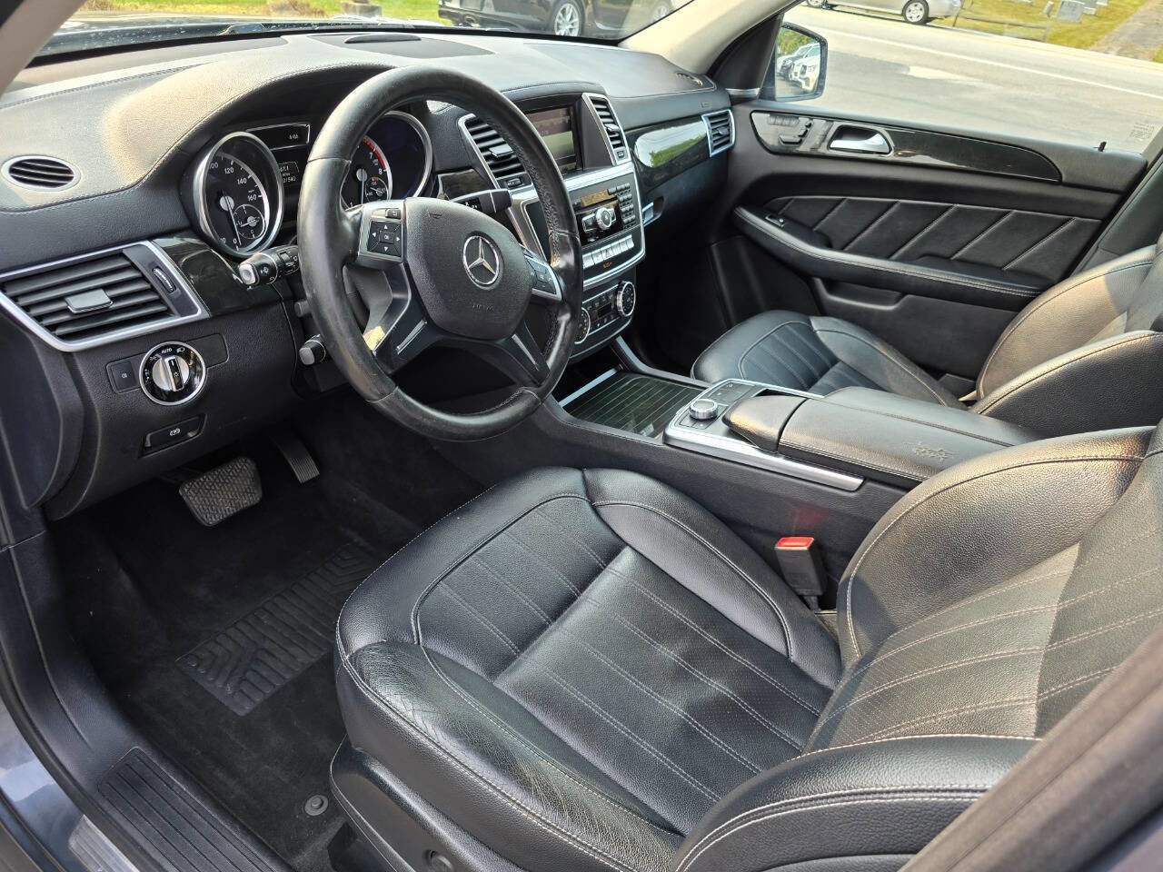 Used 2016 Mercedes-Benz GL 450 4MATIC w/ Premium I Package image 10