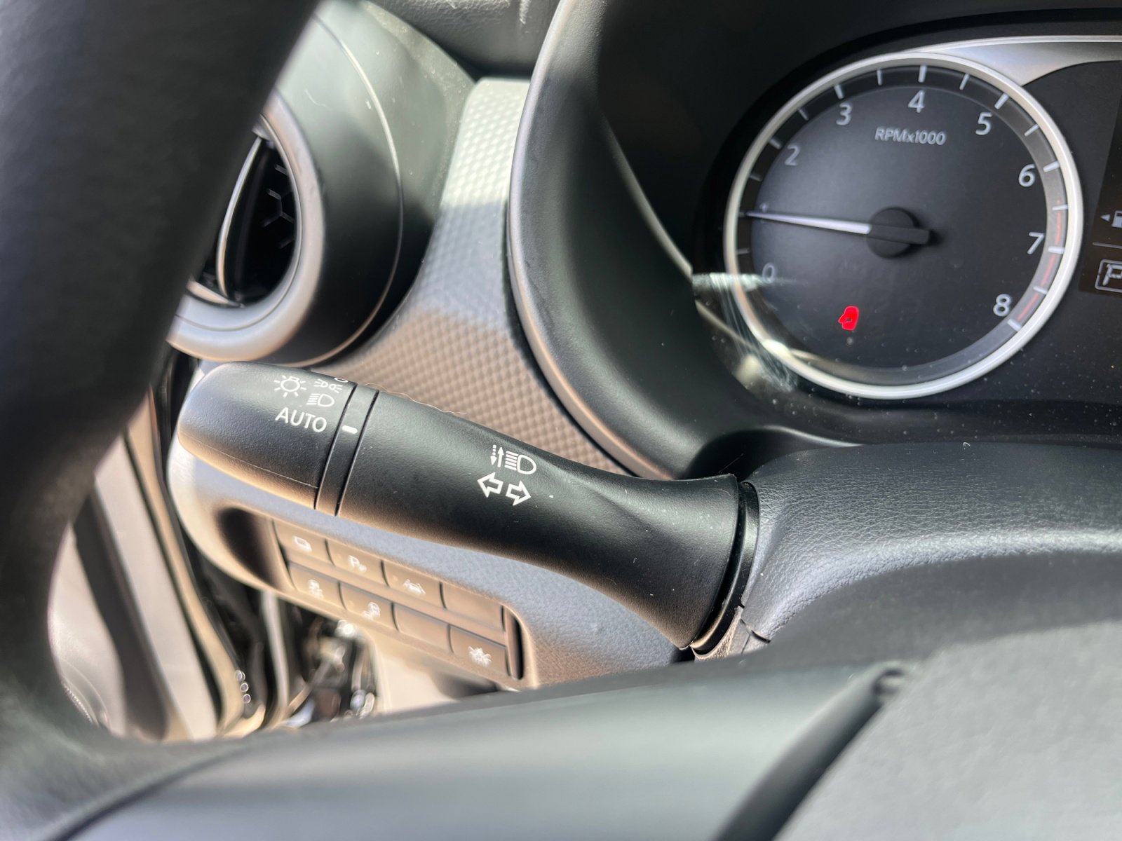 Used 2025 Nissan Kicks Play S image 12