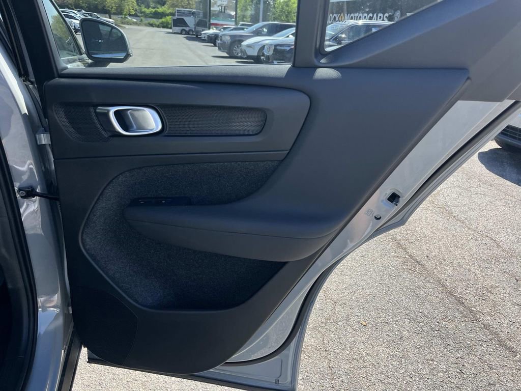 Certified 2025 Volvo XC40 B5 Core w/ Protection Package Premier image 20