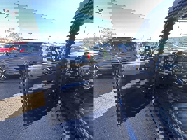 Used 2023 Ford Bronco Badlands image 10