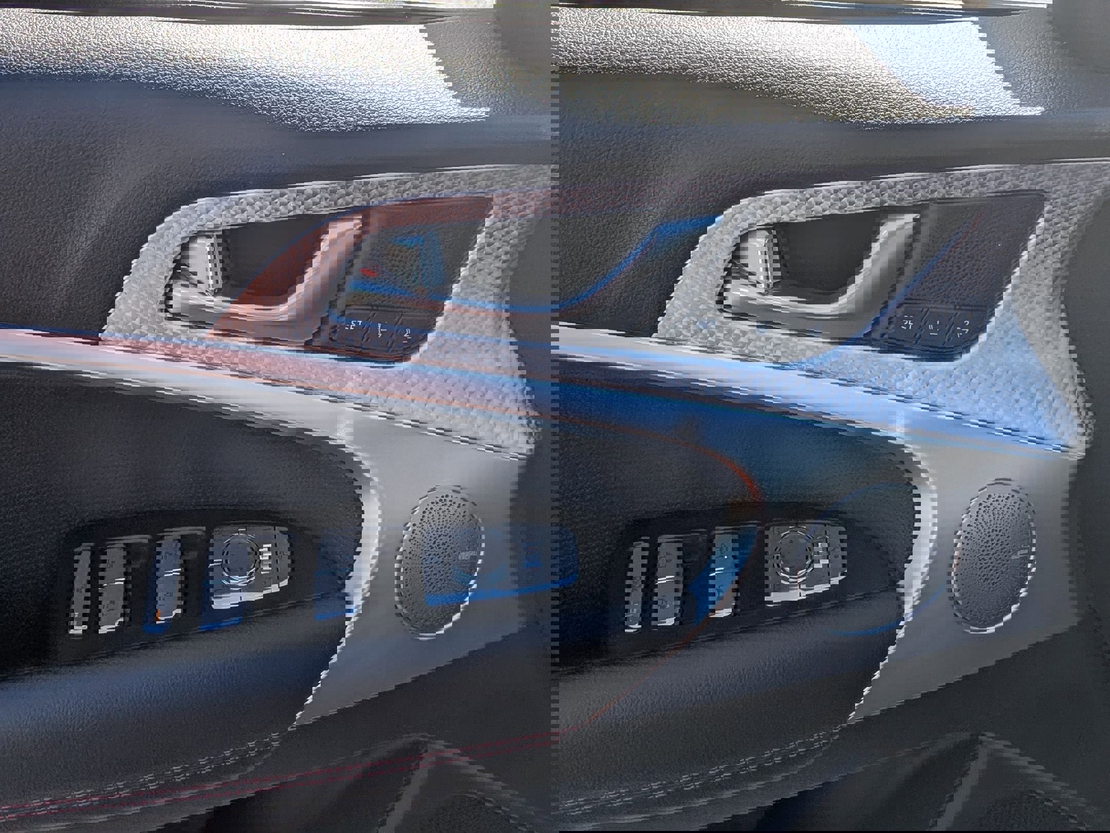 Used 2023 Genesis G70 2.0T w/ Sport Prestige Package RWD image 10