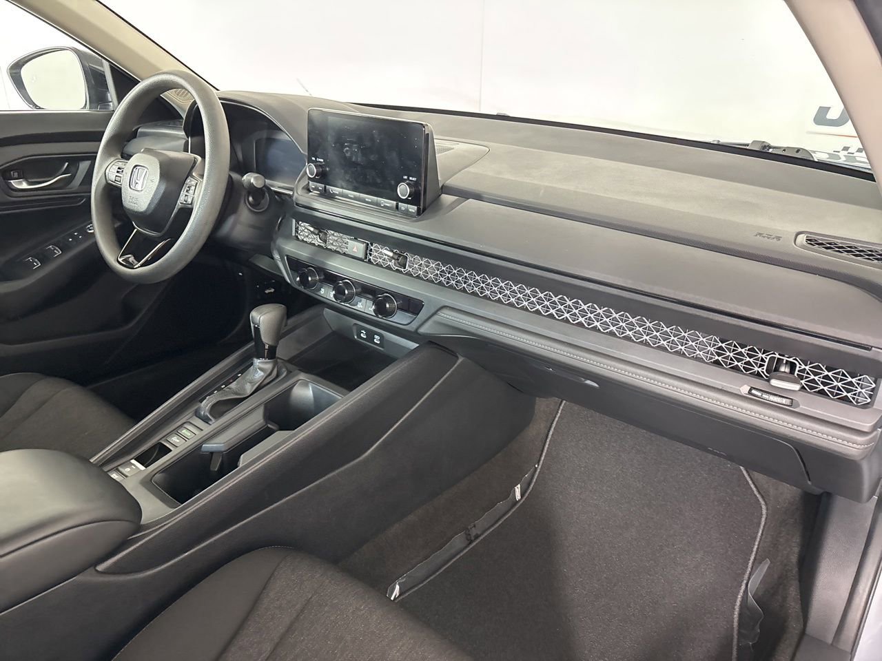 Used 2025 Honda Accord SE image 29