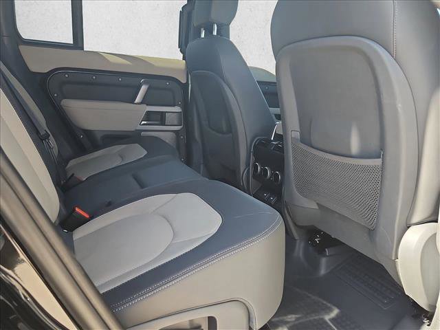 Used 2023 Land Rover Defender 130 X-Dynamic SE image 21