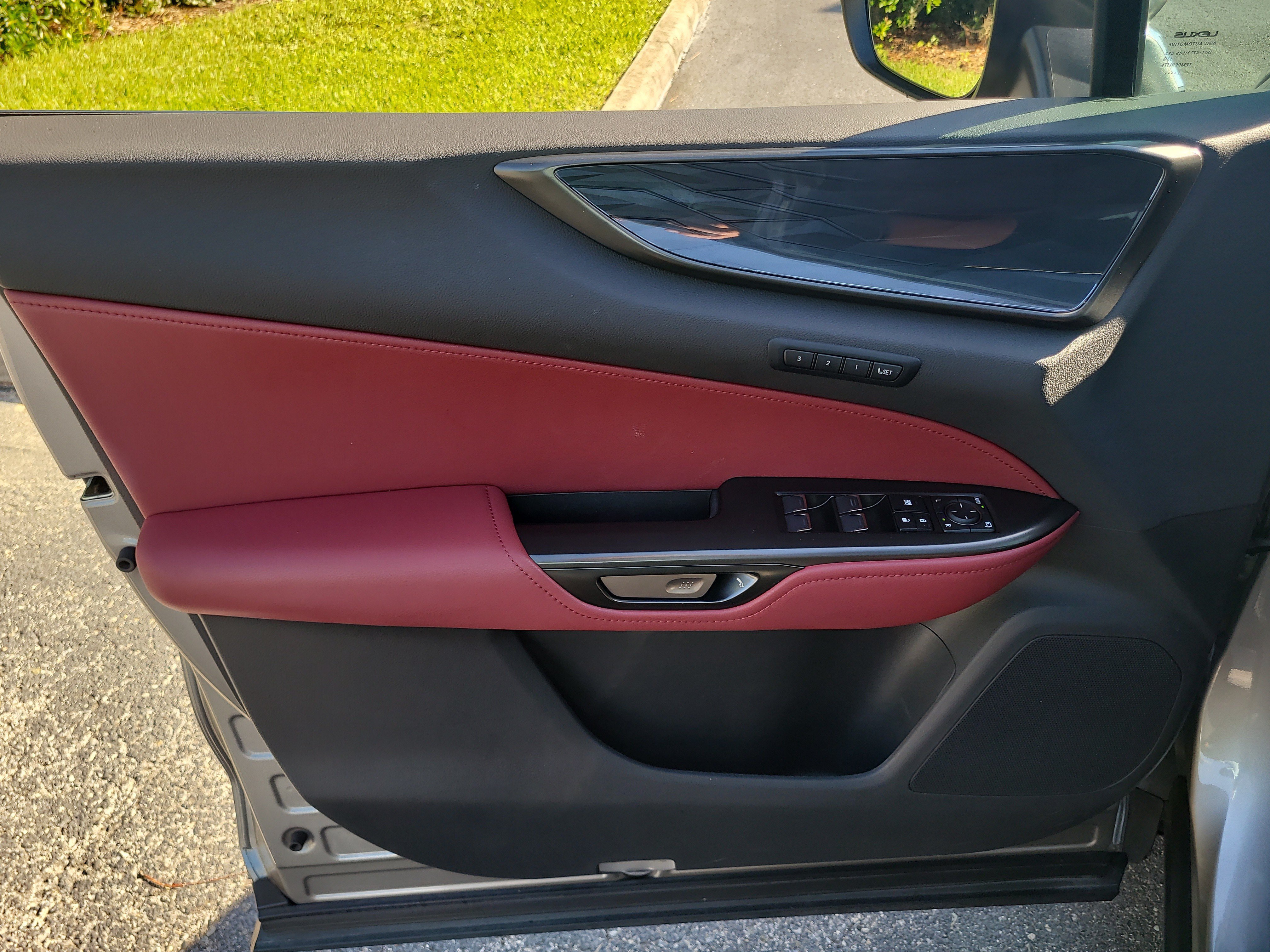 Used 2025 Lexus NX 250 FWD w/ Accessory Package (2T) image 18