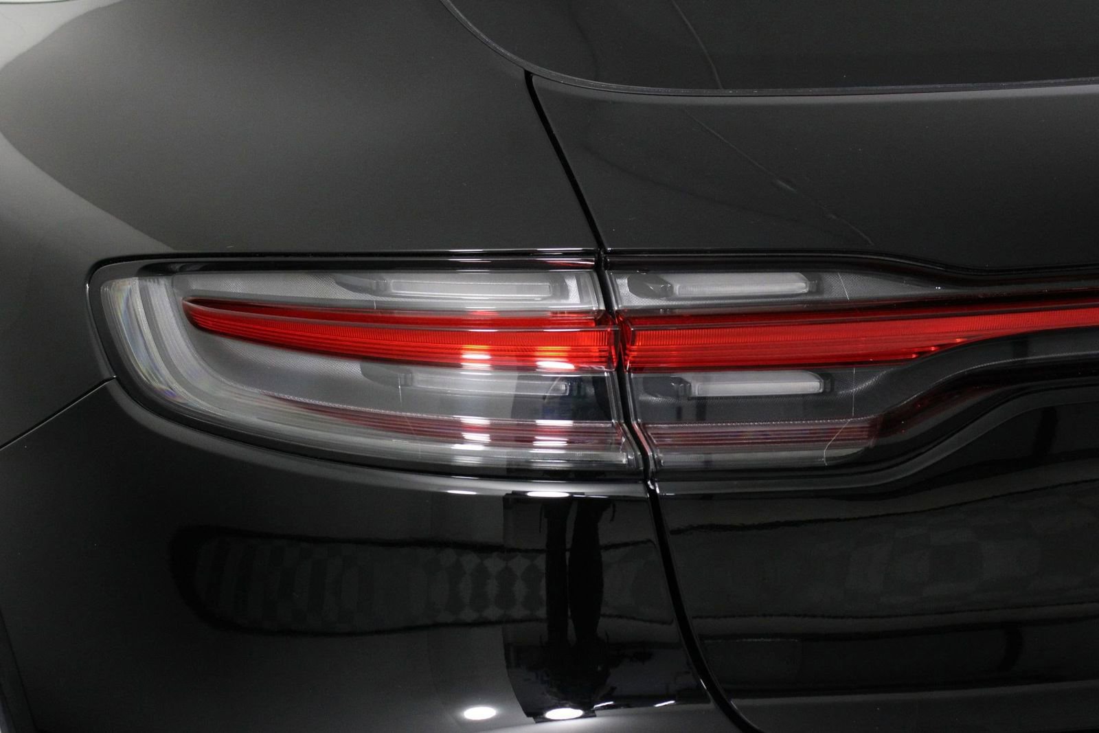 Certified 2025 Porsche Macan S image 21