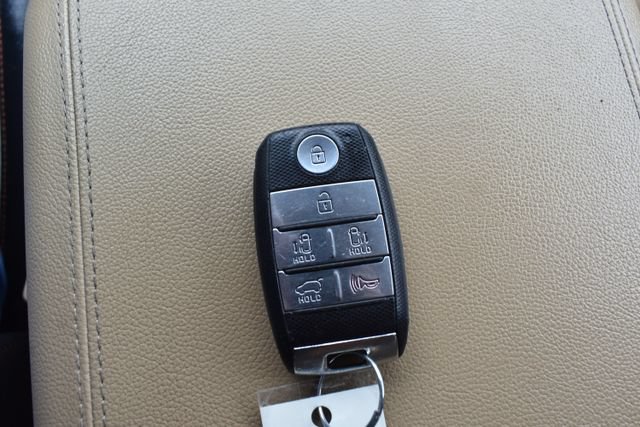 Used 2017 Kia Sedona EX FWD image 32