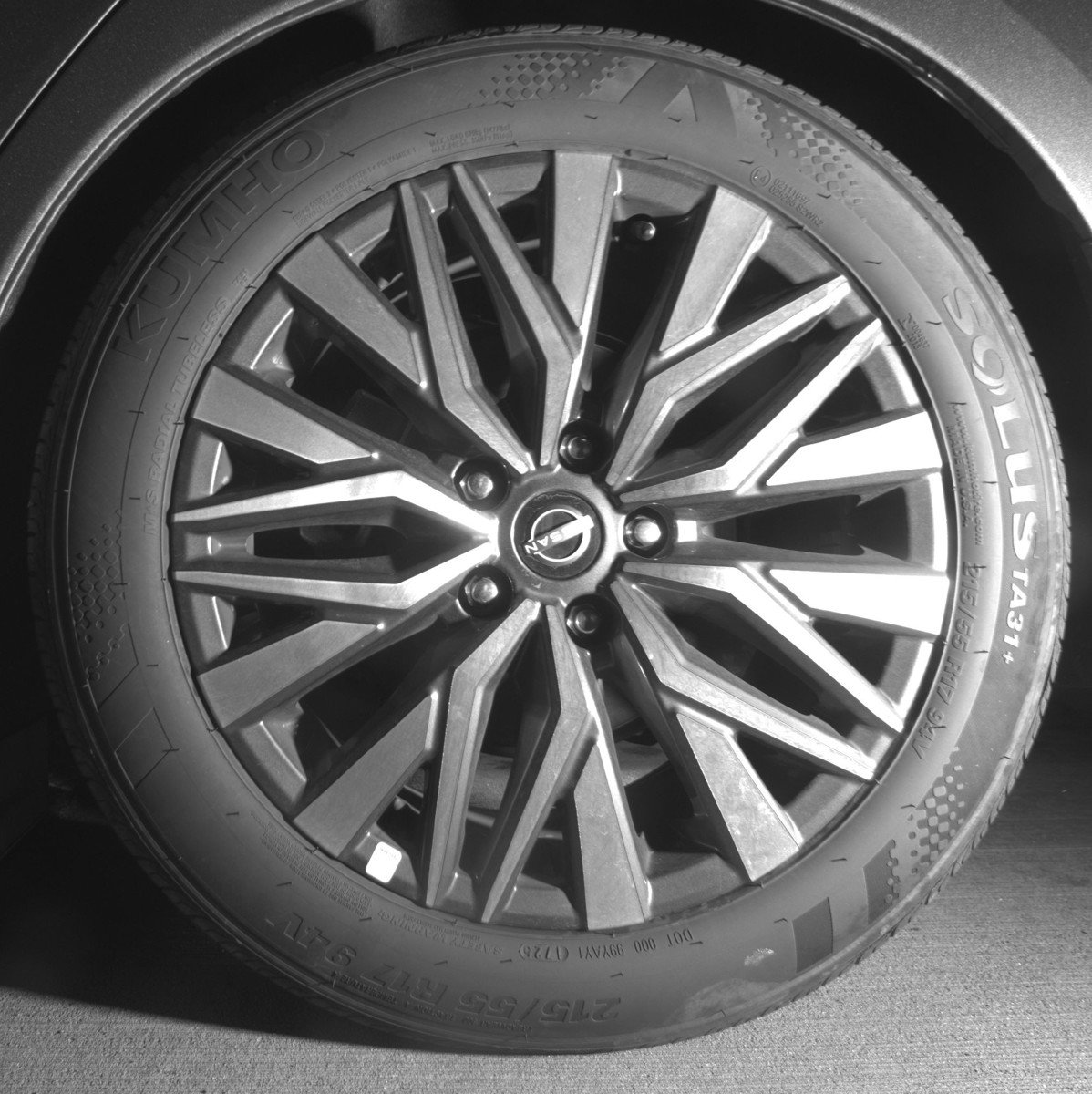 Used 2025 Nissan Altima 2.5 SV FWD image 14