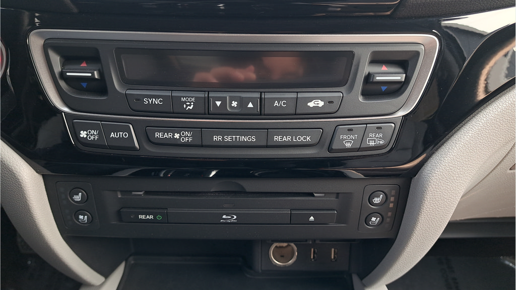 Used 2016 Honda Pilot Elite image 21