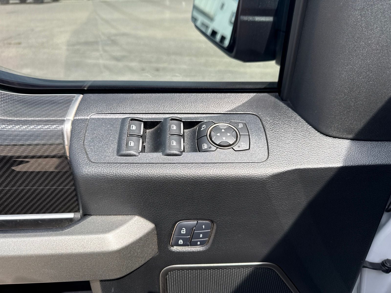 Used 2018 Ford F150 Raptor w/ Equipment Group 802A Luxury AWD/4WD image 17
