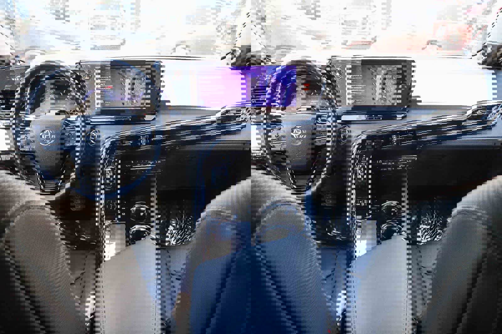 Used 2024 Toyota Mirai XLE image 11