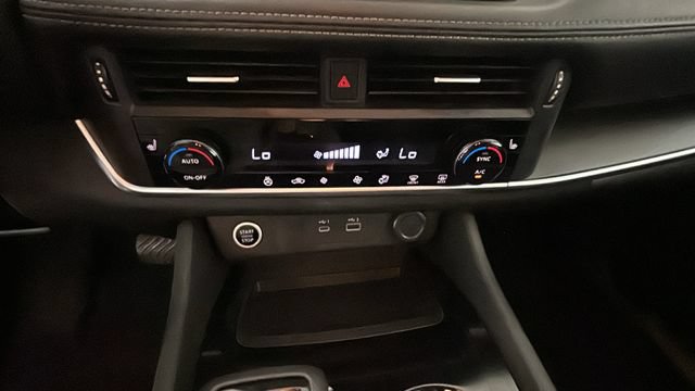 Used 2021 Nissan Rogue S FWD image 23