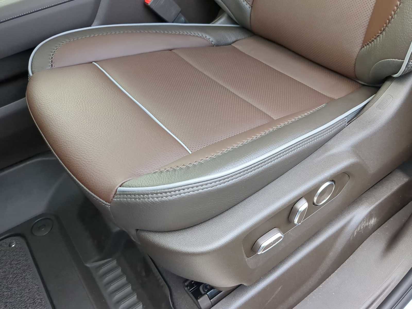 New 2026 GMC Sierra 2500 Denali w/ Denali Reserve Package image 13