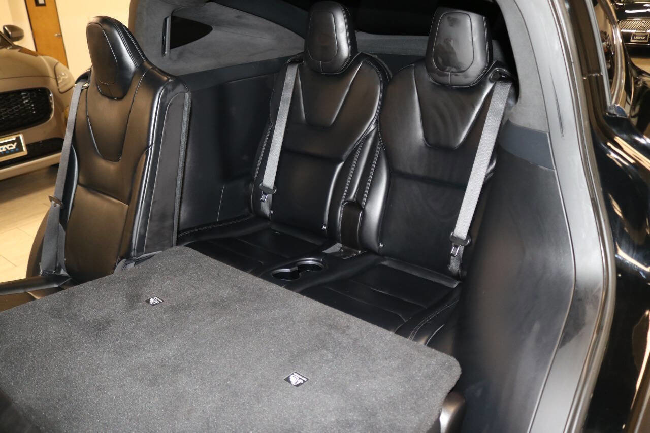 Used 2020 Tesla Model X image 17