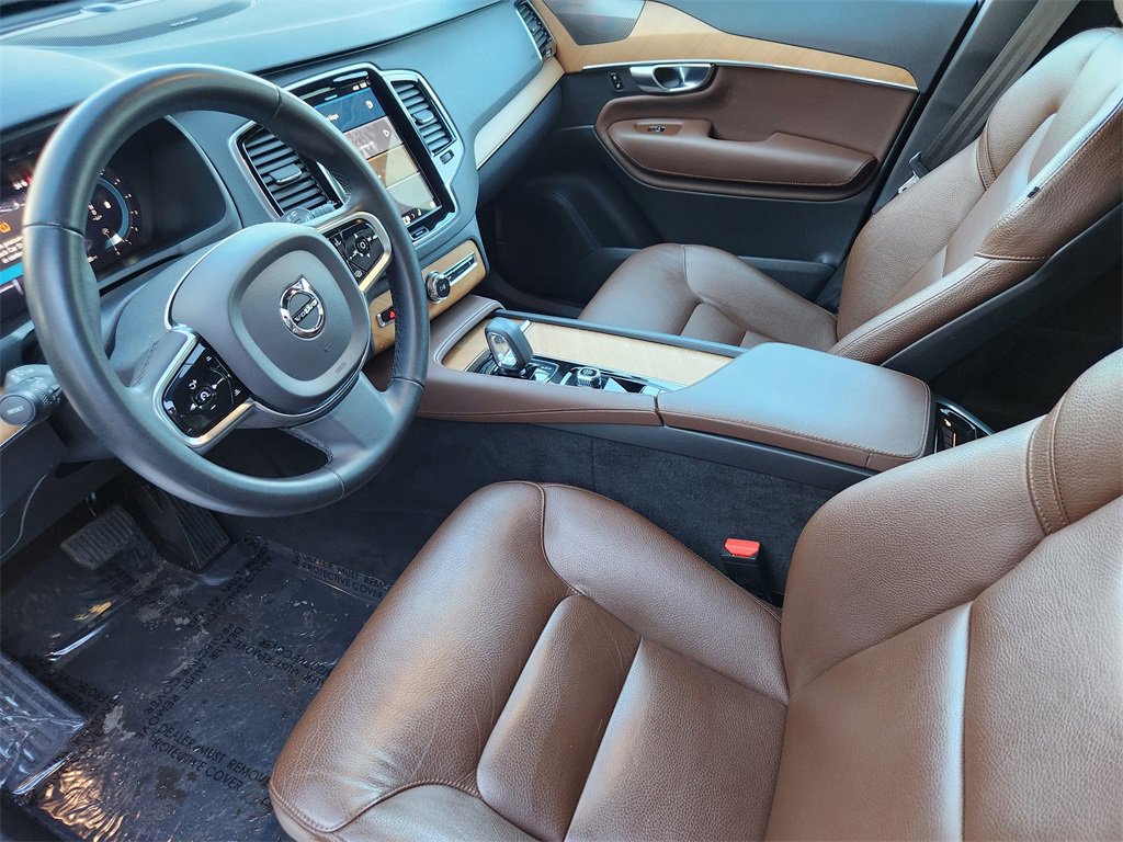 Used 2023 Volvo XC90 B5 Plus image 6