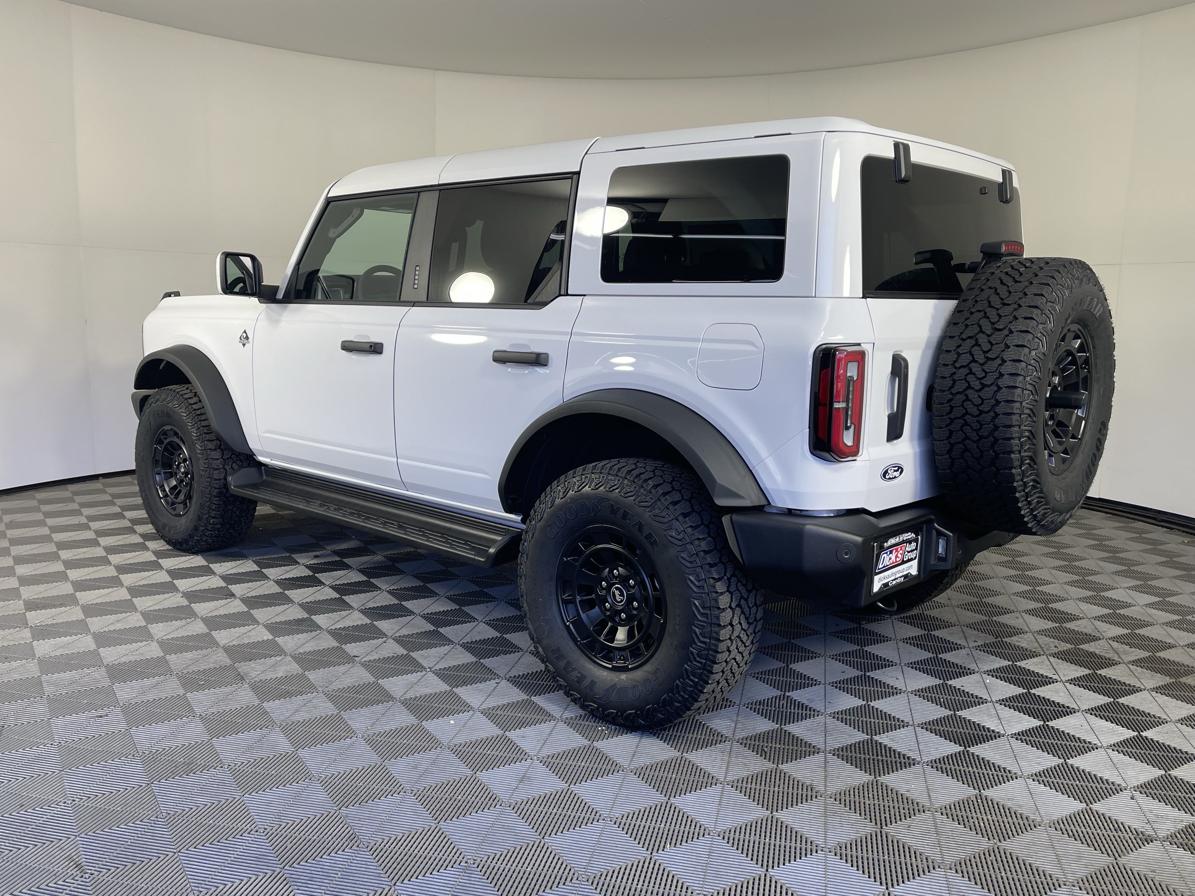 New 2026 Ford Bronco Outer Banks w/ Sasquatch Package AWD/4WD image 3