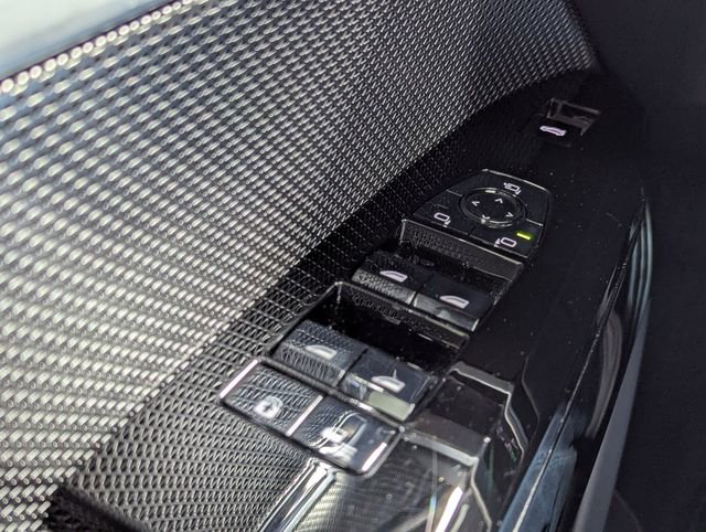 Used 2023 BMW 740i image 16