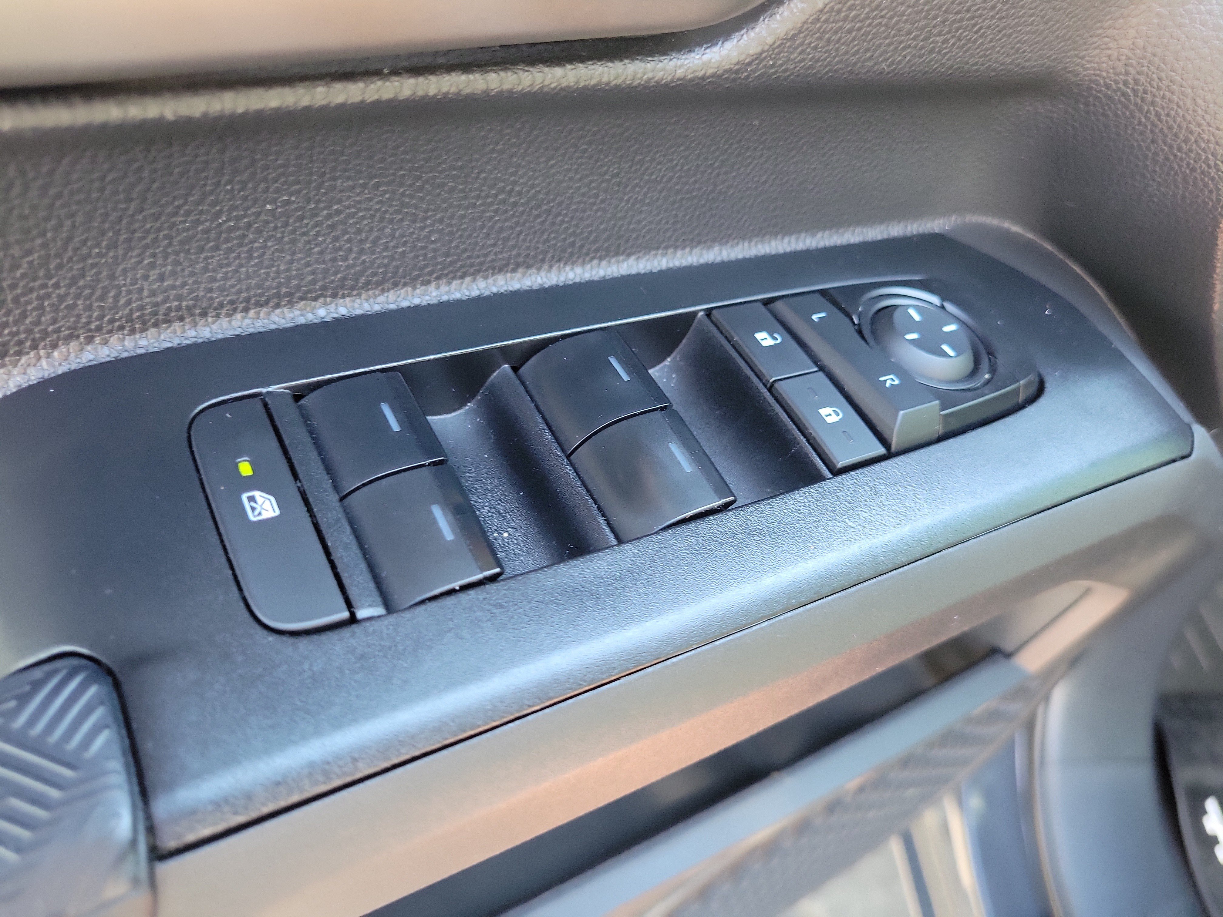 Used 2024 Toyota Tacoma Limited w/ Limited Package (LT) AWD/4WD image 19