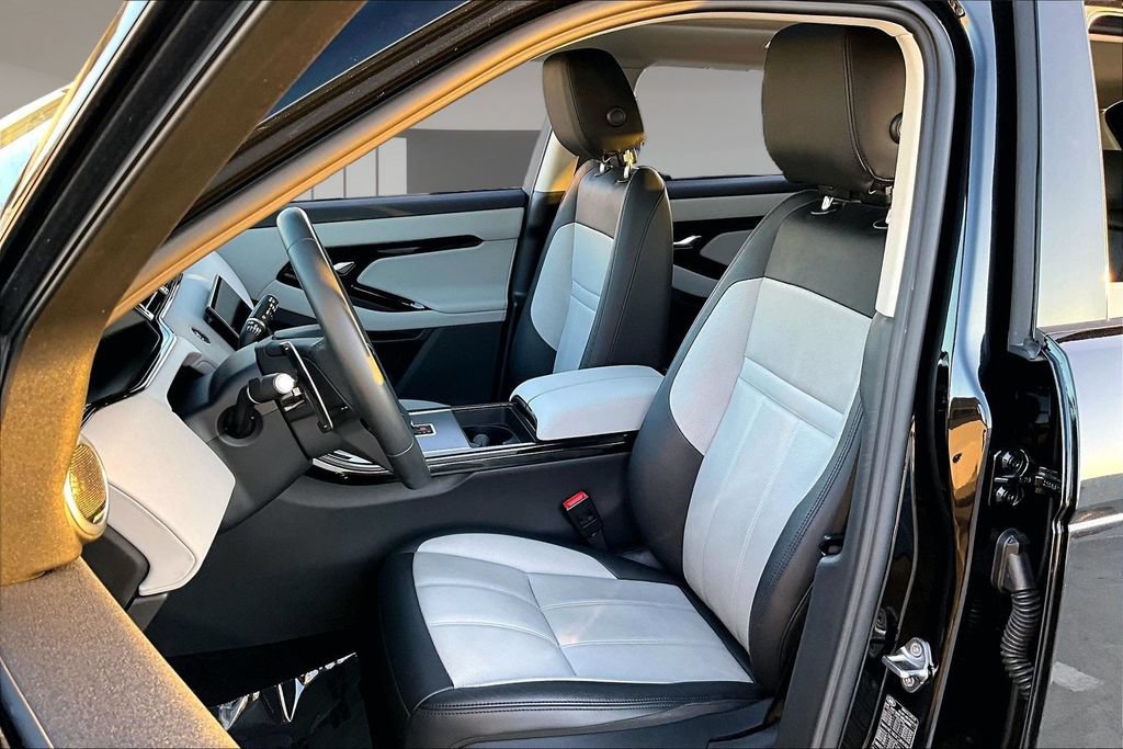 Certified 2024 Land Rover Range Rover Evoque Dynamic SE AWD/4WD image 19