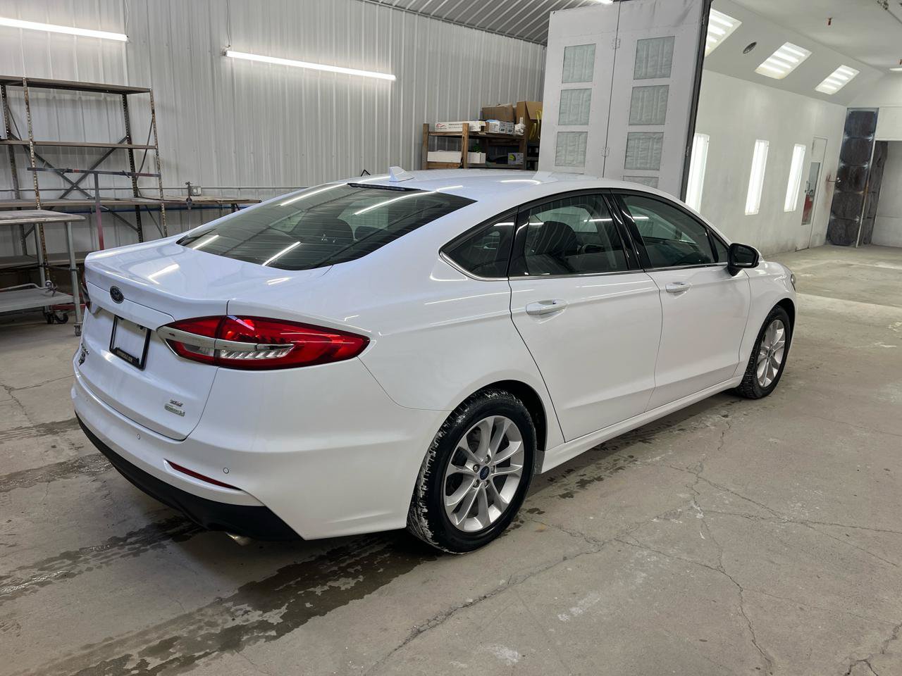 Used 2020 Ford Fusion SE FWD image 5