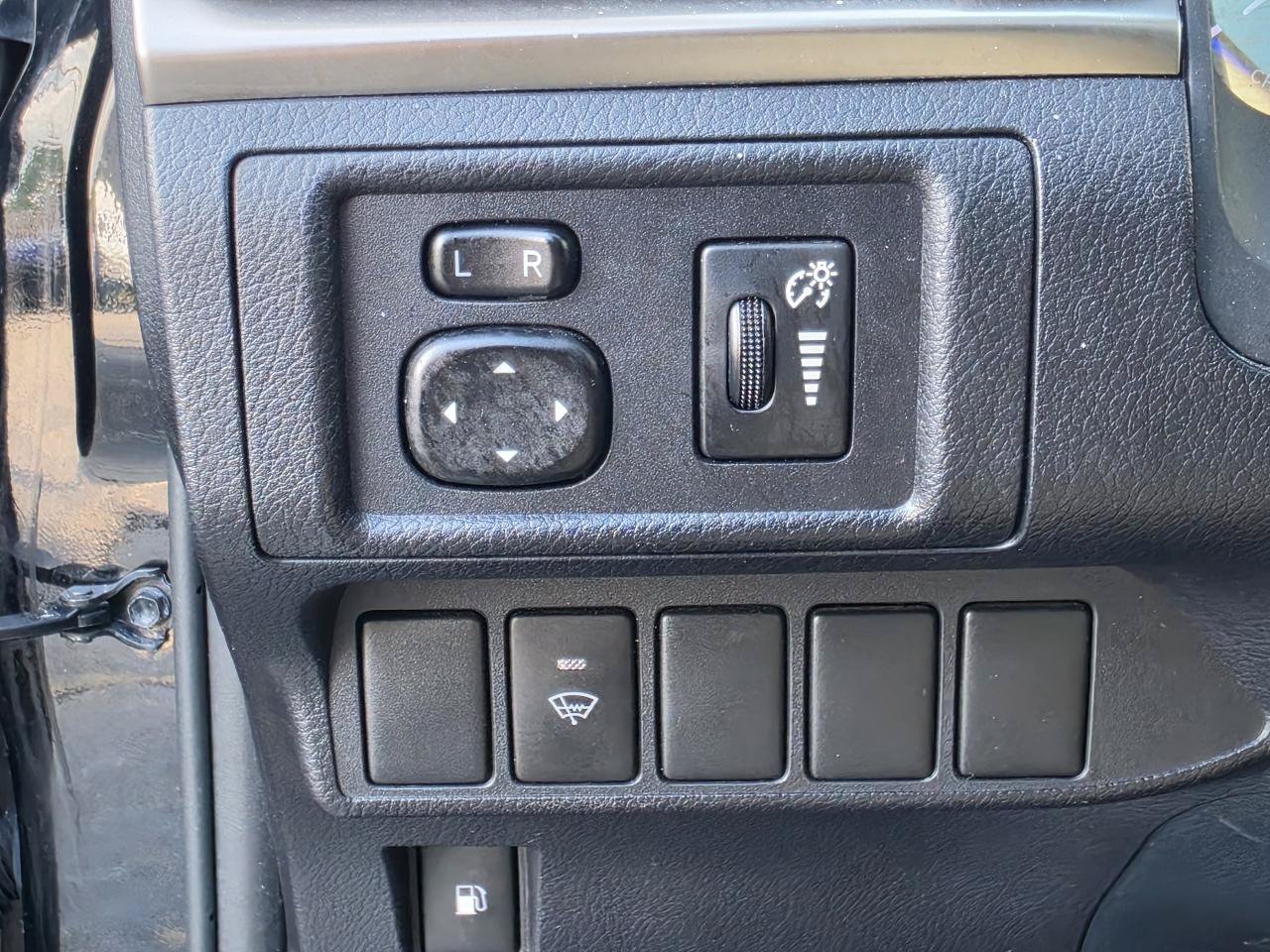 Used 2014 Lexus CT 200h FWD image 21