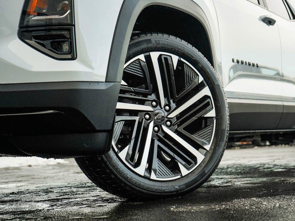 New 2026 Chevrolet Equinox RS w/ Convenience Package III AWD/4WD image 6