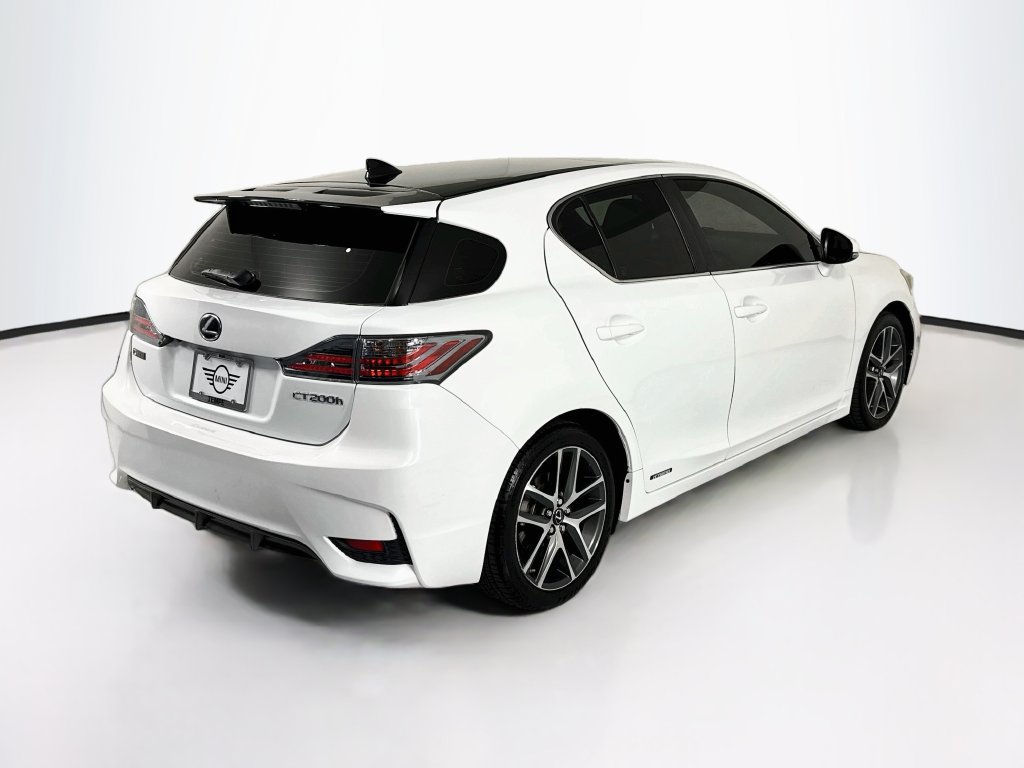 Used 2017 Lexus CT 200h w/ Navigation System Package FWD image 5