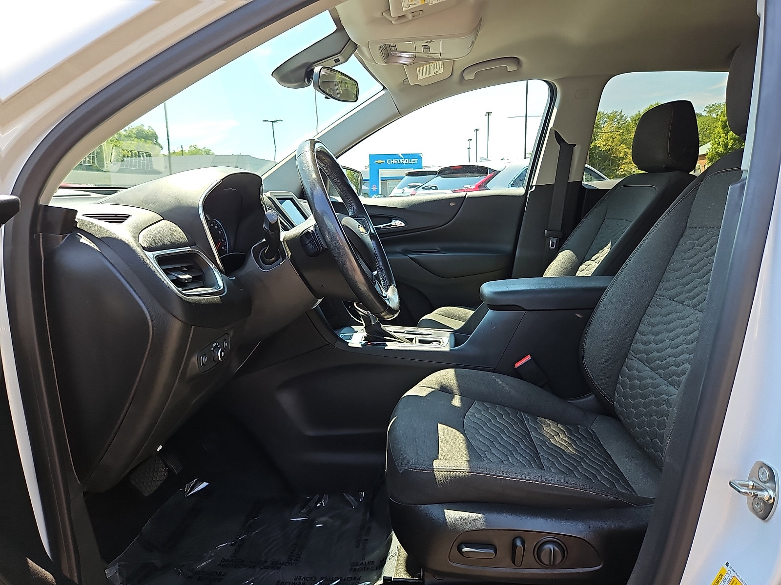 Used 2020 Chevrolet Equinox LT AWD/4WD image 13
