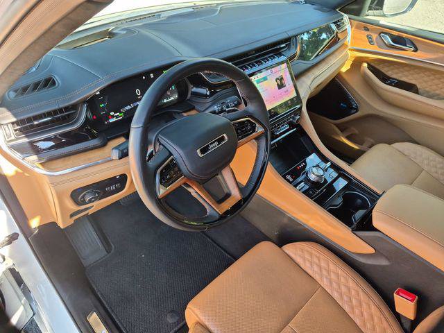 Certified 2024 Jeep Grand Cherokee Summit AWD/4WD image 10
