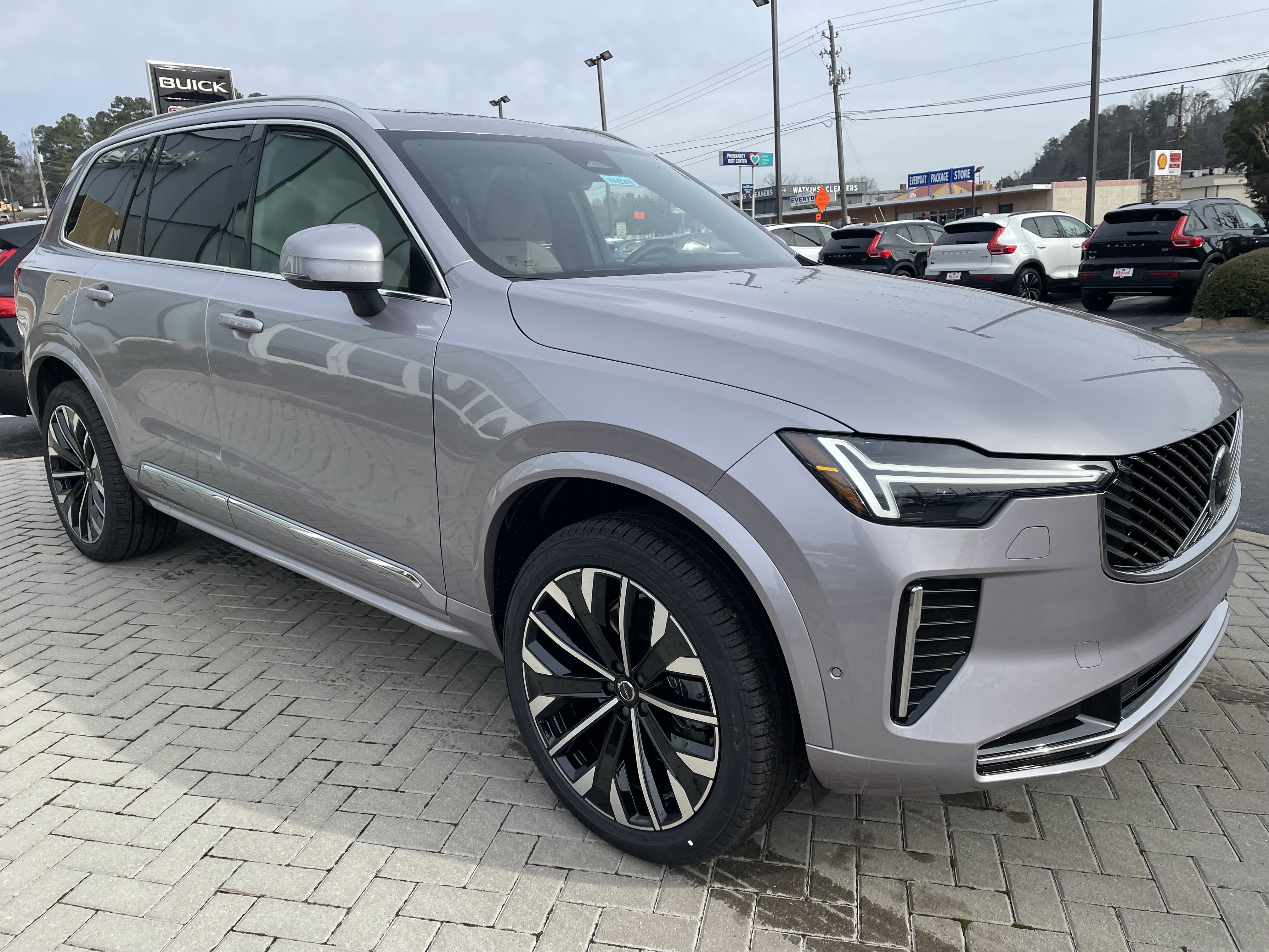 New 2026 Volvo XC90 B6 Plus w/ Protection Package Premier AWD/4WD image 3