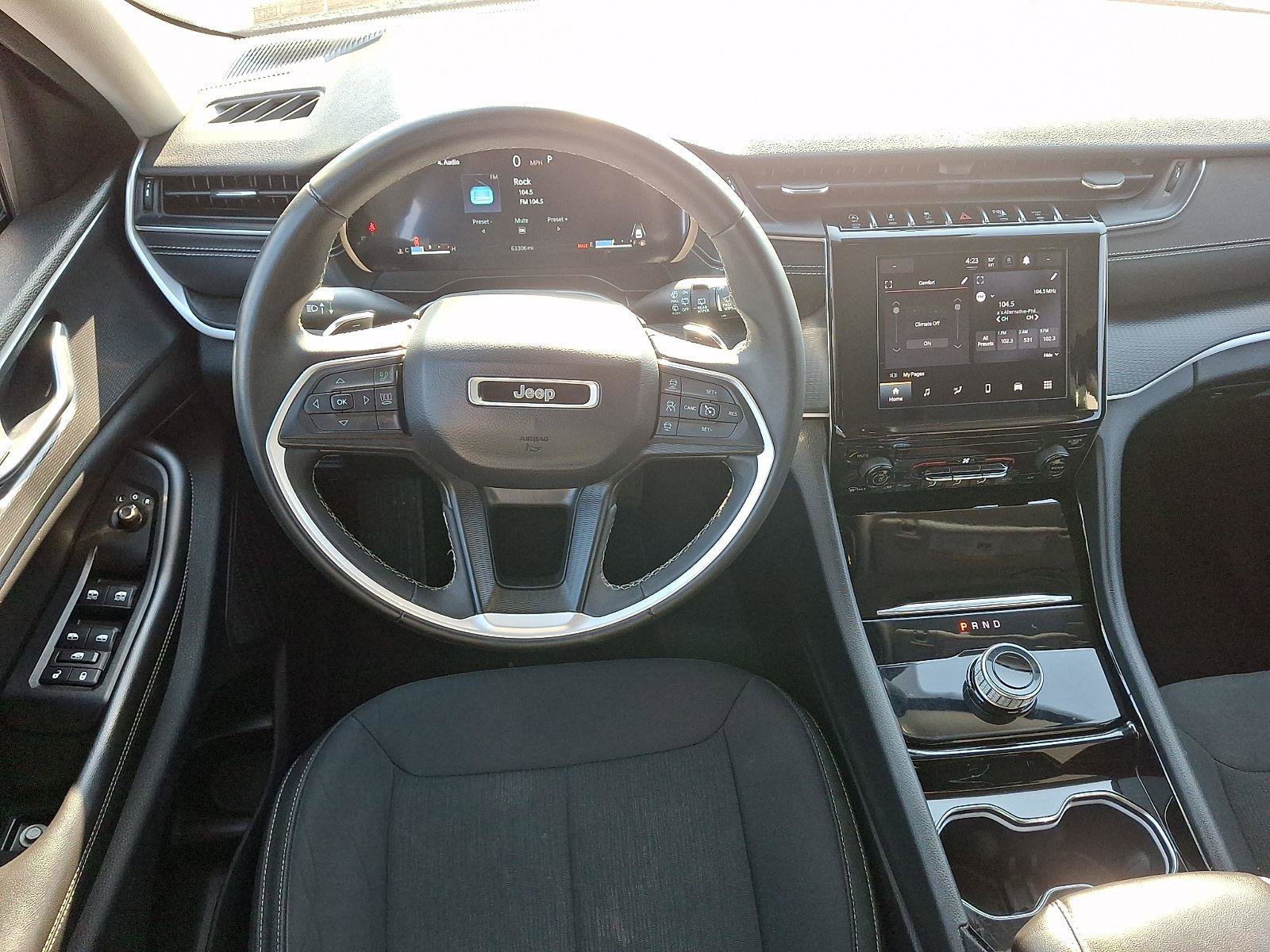 Used 2023 Jeep Grand Cherokee Laredo image 12