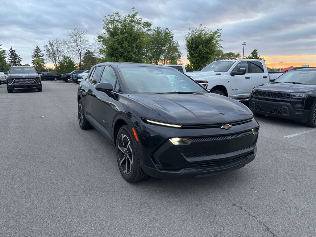 Used 2026 Chevrolet Equinox EV LT image 2