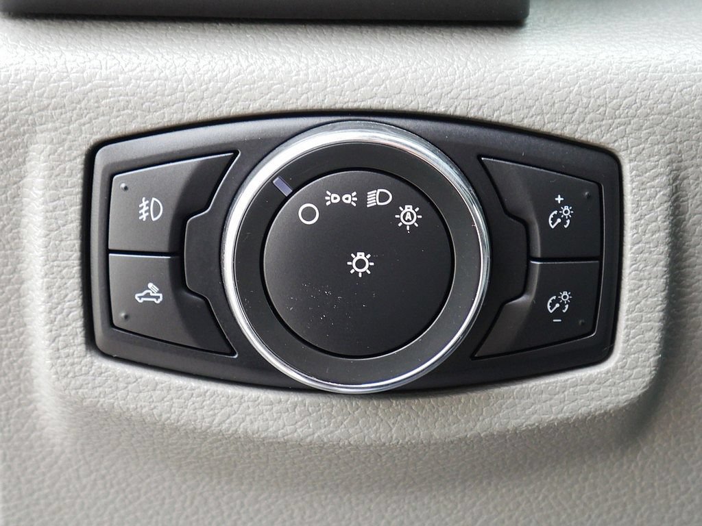 Used 2016 Ford F150 XLT AWD/4WD image 26