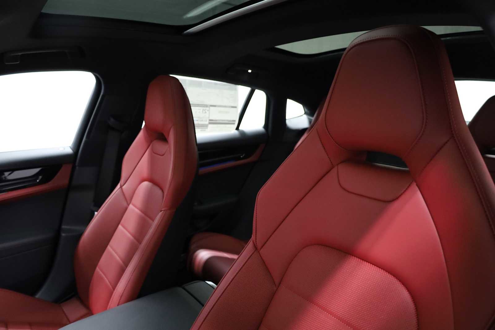 New 2025 Porsche Panamera 4 image 19