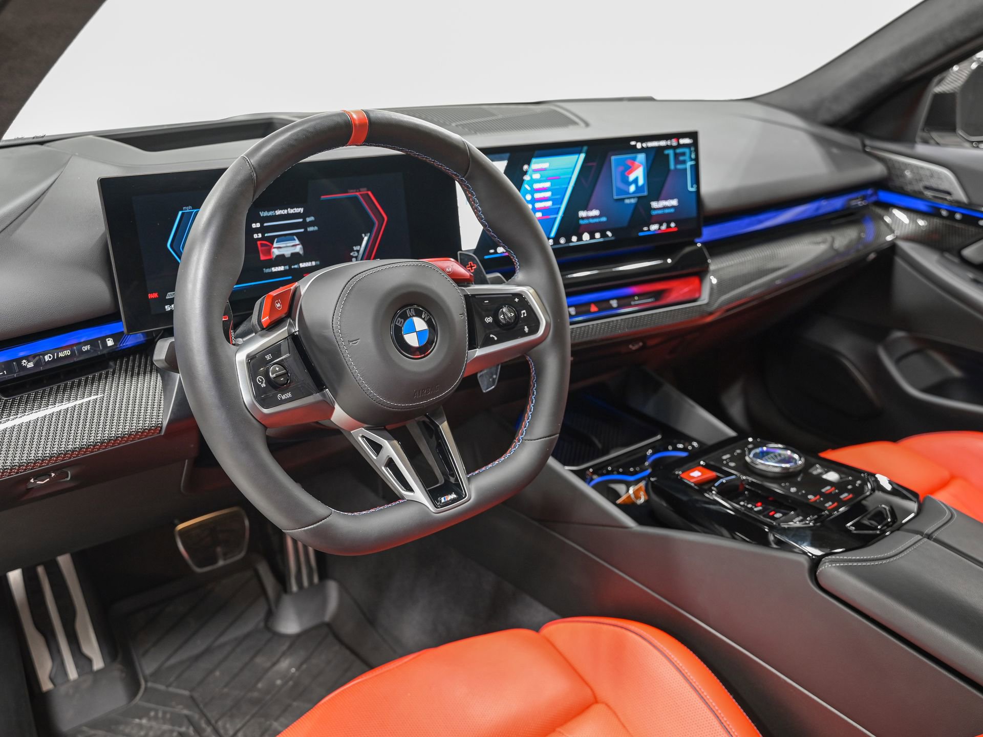 Used 2025 BMW M5 w/ Carbon Package image 15