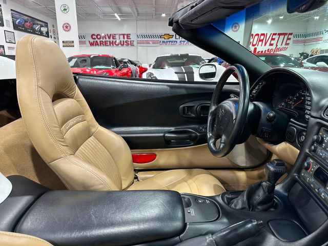 Used 2004 Chevrolet Corvette Convertible RWD image 12