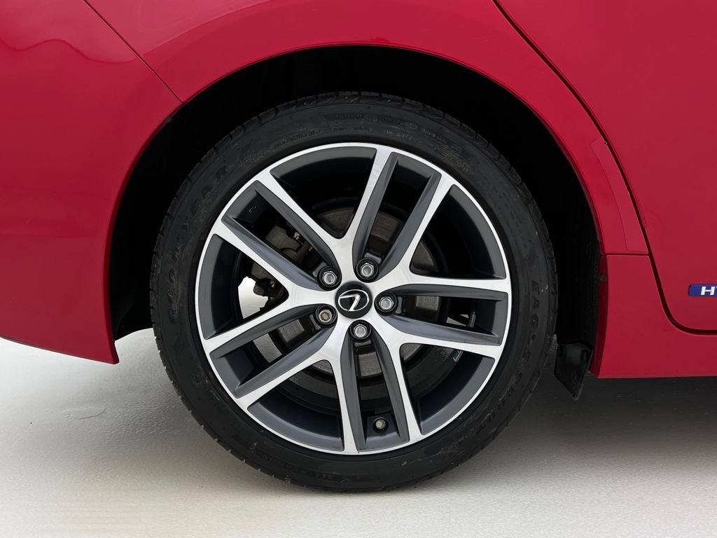 Used 2015 Lexus CT 200h w/ Navigation Package image 28