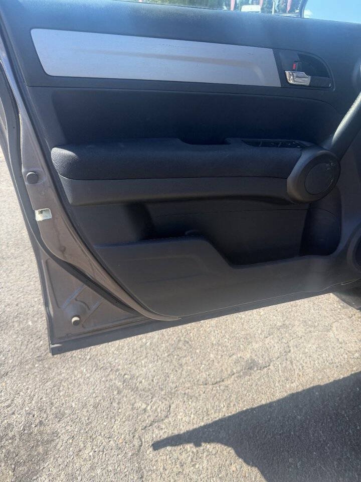 Used 2011 Honda CR-V LX image 2