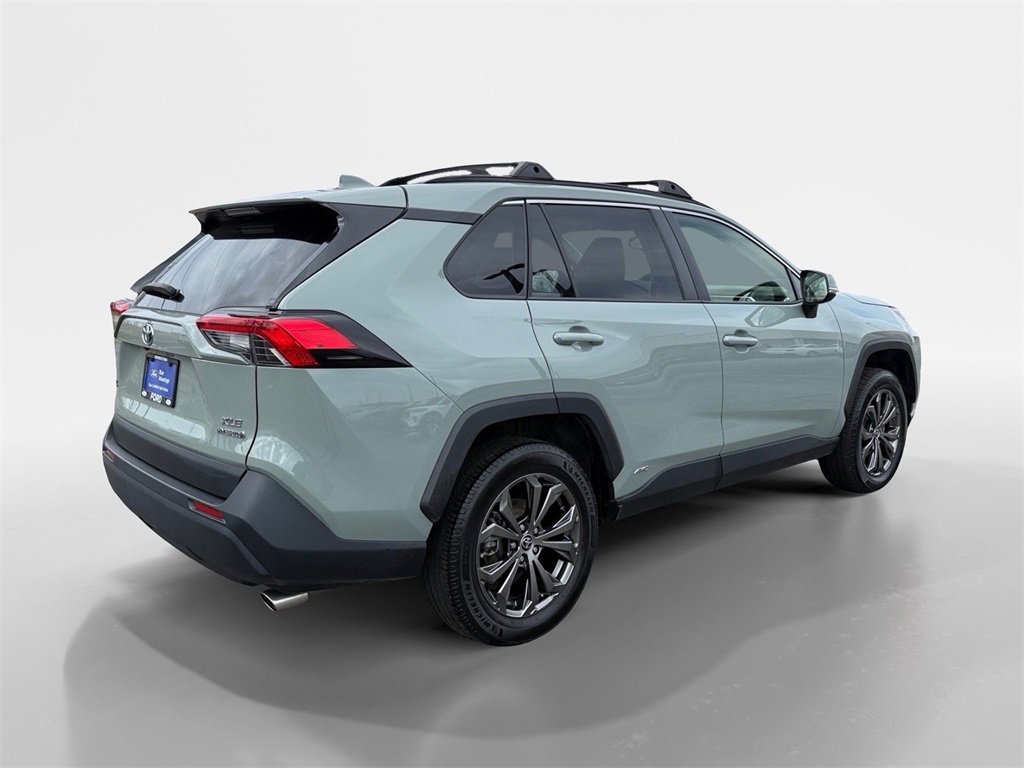 Used 2023 Toyota RAV4 XLE Premium image 6