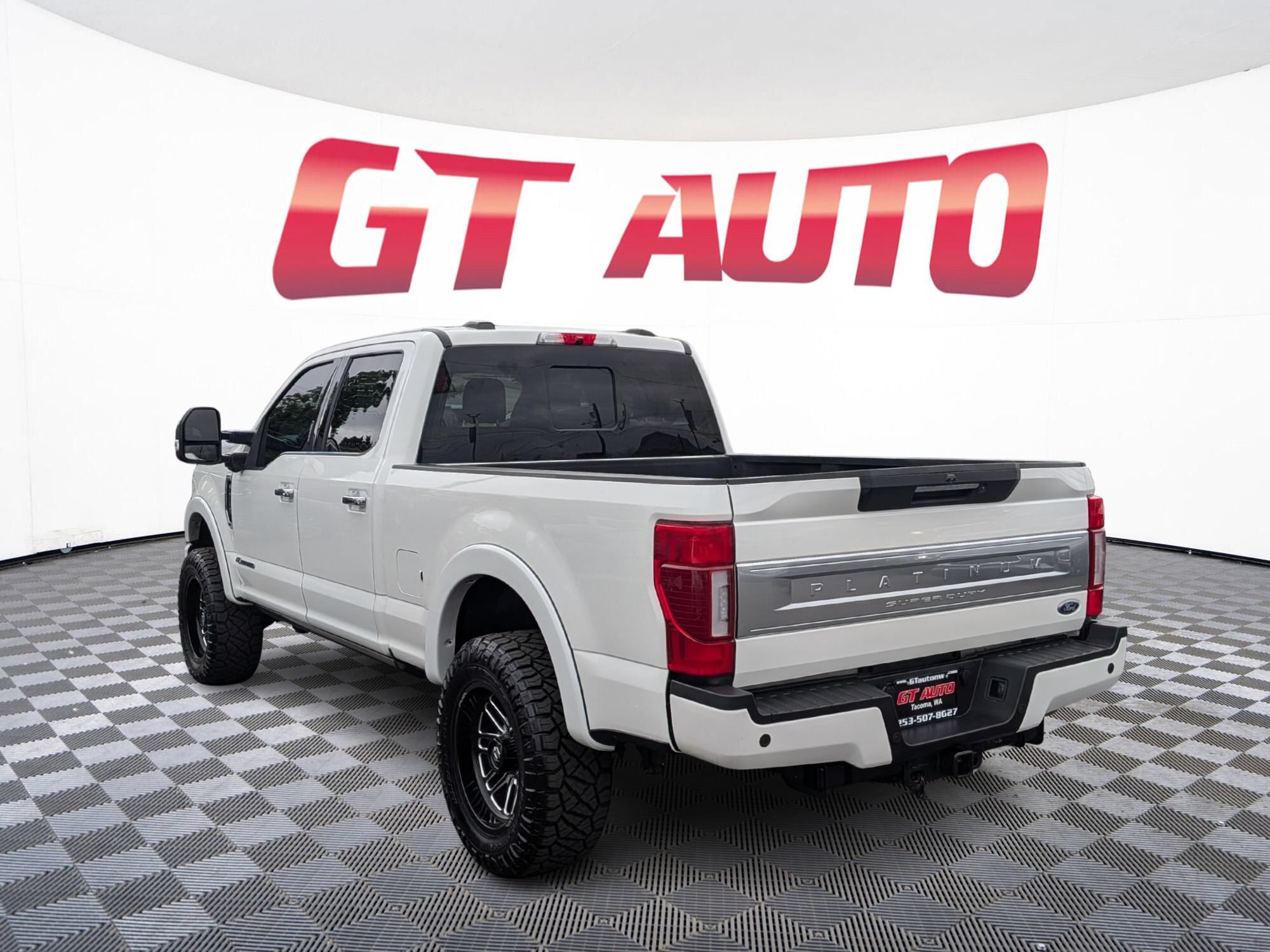 Used 2022 Ford F250 Platinum w/ FX4 Off-Road Package AWD/4WD image 4