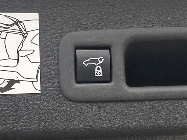 Used 2024 Toyota Sienna XLE image 32