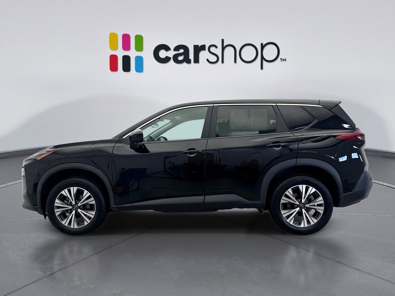 Used 2023 Nissan Rogue SV image 2