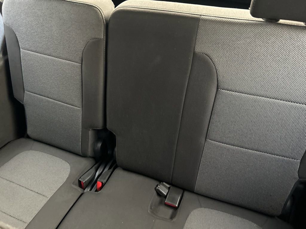 Used 2023 Chevrolet Traverse LT image 15
