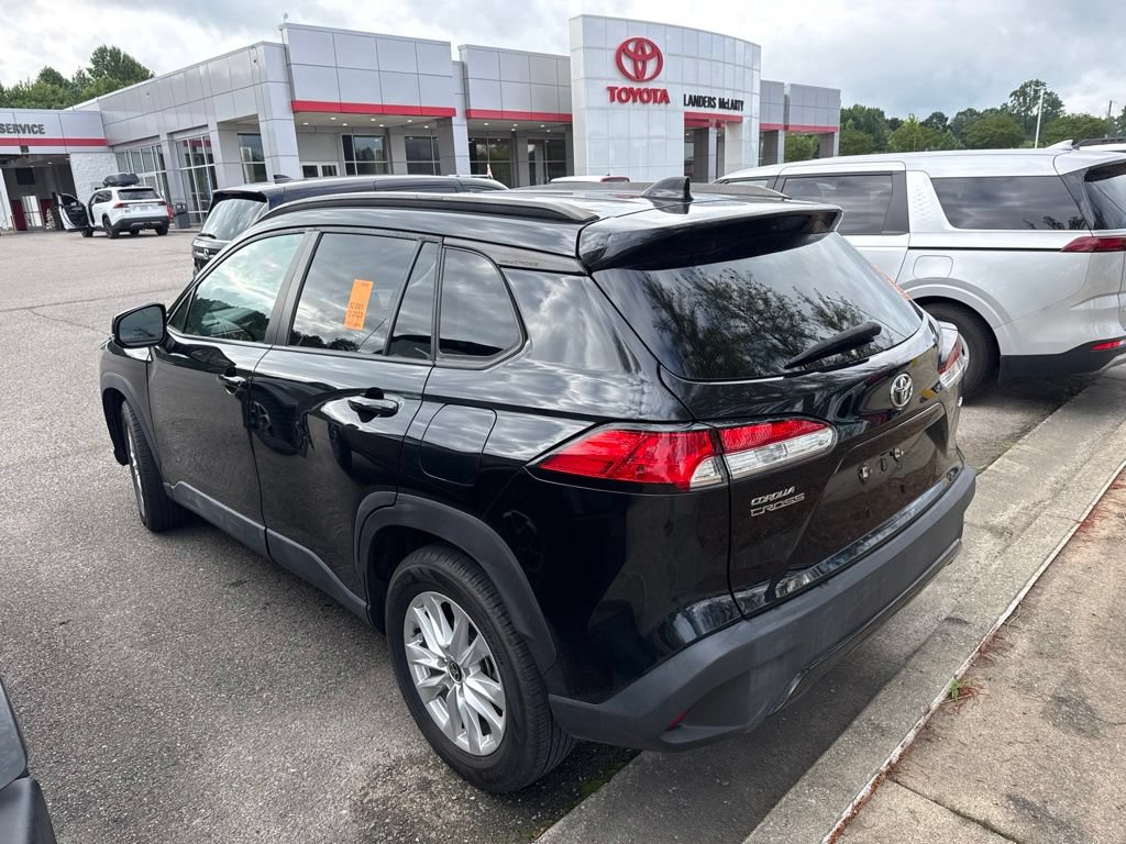 Used 2023 Toyota Corolla Cross LE FWD image 7