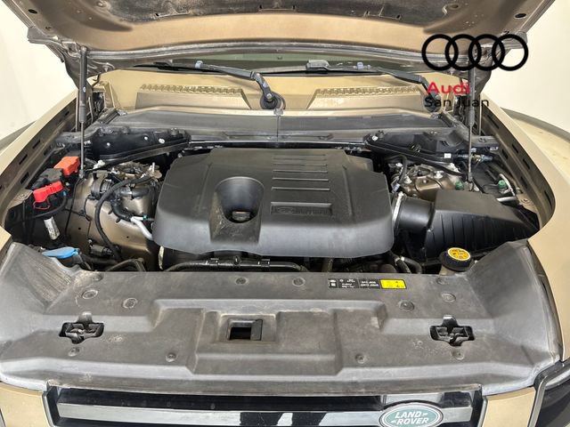 Used 2023 Land Rover Defender 110 X-Dynamic SE image 4